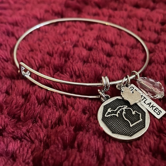Michigan bangle bracelet Great Lakes Charms - Picture 7 of 9